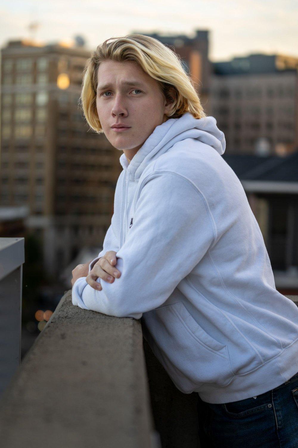 carousel-hero-element image-16