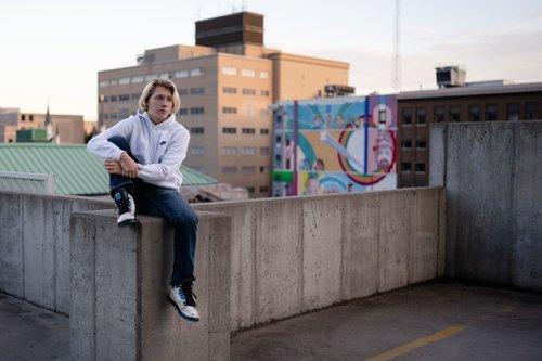 mobile - carousel-hero-element image-8